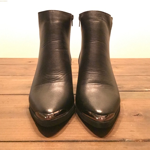Boohoo Metal Cap Ankle Boots - Picture 2 of 4