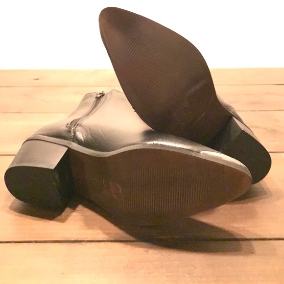 Boohoo Metal Cap Ankle Boots - Picture 3 of 4