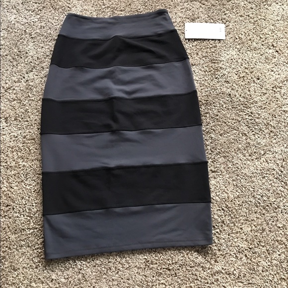 NWT yoga over skirt