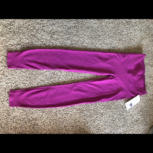 NWT essential tights M 6/8