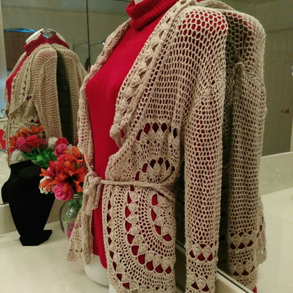 ❎SOLD Crocheted Cardigan medium tan EUC beauty - Picture 2 of 4