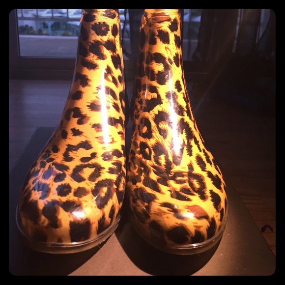 ✨LIKE NEW✨Rare J. Crew Chelsea rain boots