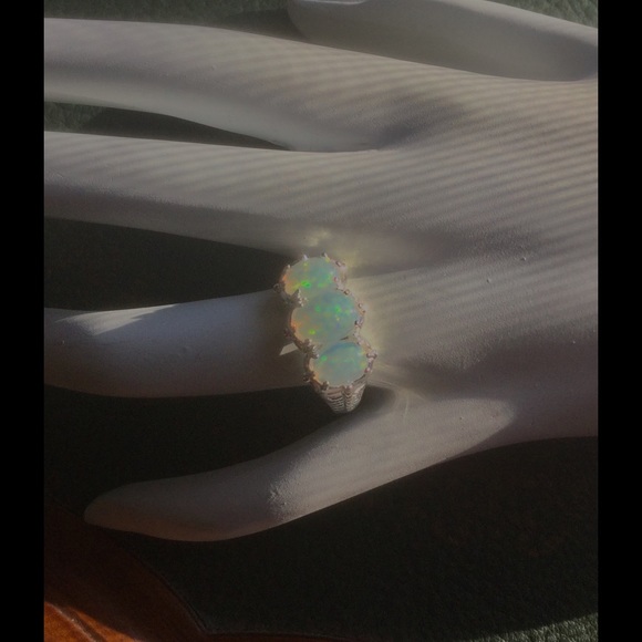 Sterling Silver Opal Ring - Picture 2 of 4
