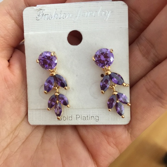 Excellent Cut Amethyst Earrings - Picture 2 of 2
