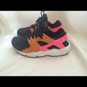 Nike Huaraches Women's Size 6.5