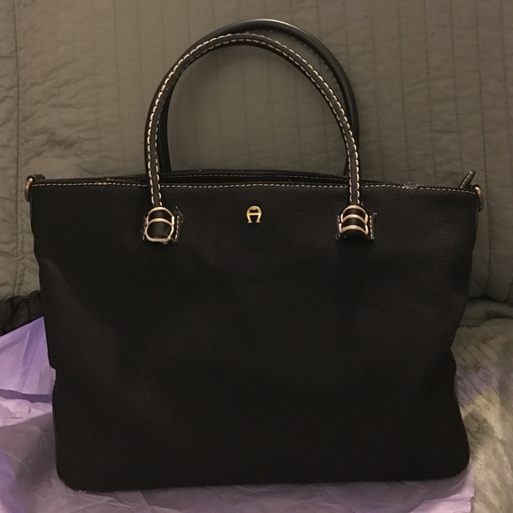 Etienne Aigner Handbags - 🎈SALE🎈Etienne Aigner black shoulder bag