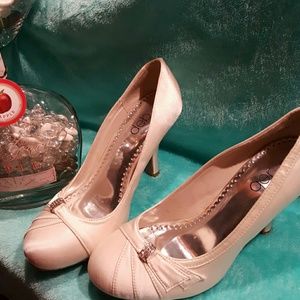 Cream Size 9  deb 3' heel