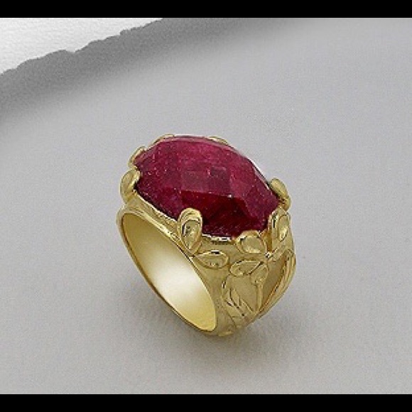 Jewelry - Ruby Ring