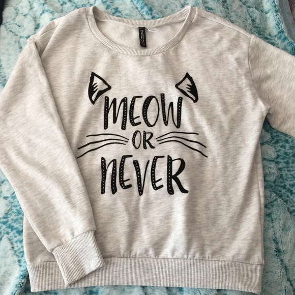 🛍H&M crew neck sweater