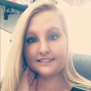 Meet your Posher, Elle