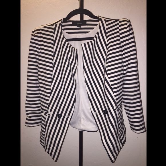 Black & white stripped blazer.