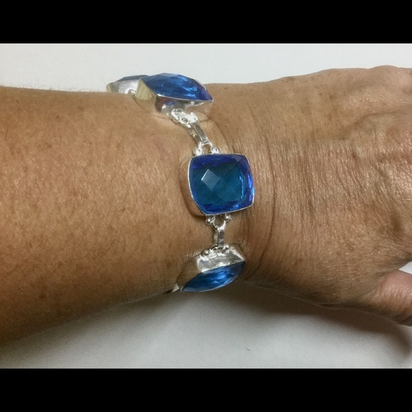 Eye-catching  Iolite Quartz Bracelet - Picture 2 of 2