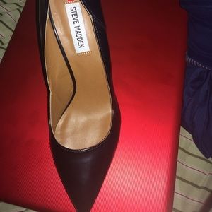 Black leather Steve Madden pump size 10