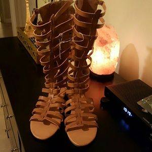 Gladiator sandals with adjustable straps/zipper