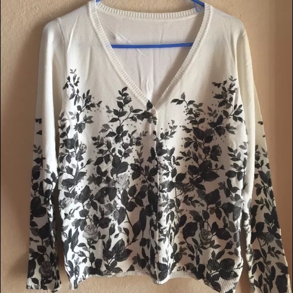 Black and white cardigan L