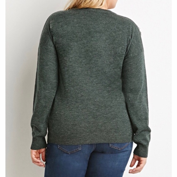 HP💕 Plus Size Hunter Green Sweater with Tassels - Picture 2 of 4