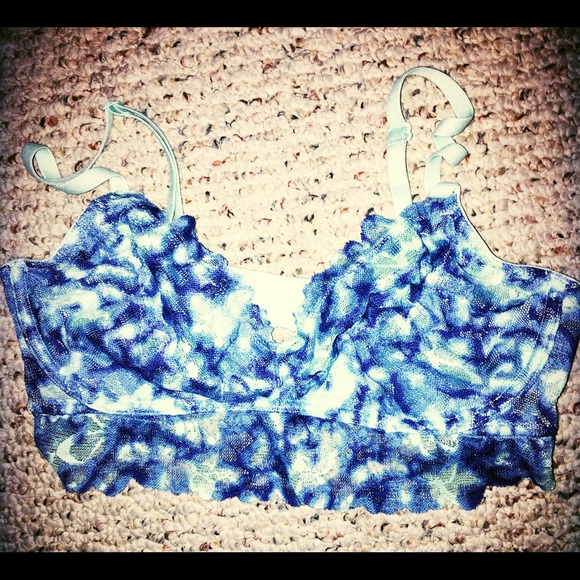 NWOT VS Pink Lace Bralette Medium