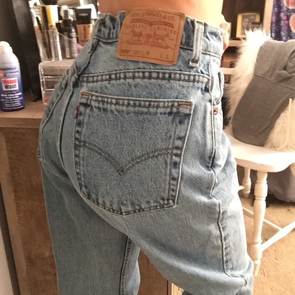 Levi's 550 mom jeans