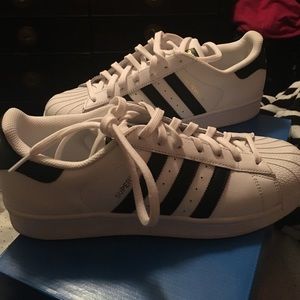 Adidas superstars
