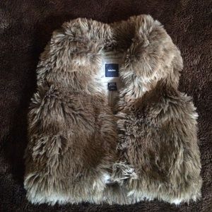 Super adorable Faux Fur toddler vest!