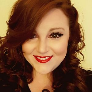 Meet your Posher, Jillian