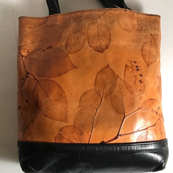 leaf leather purse