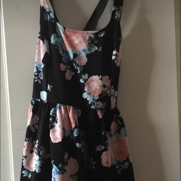 DRESS MUST GO