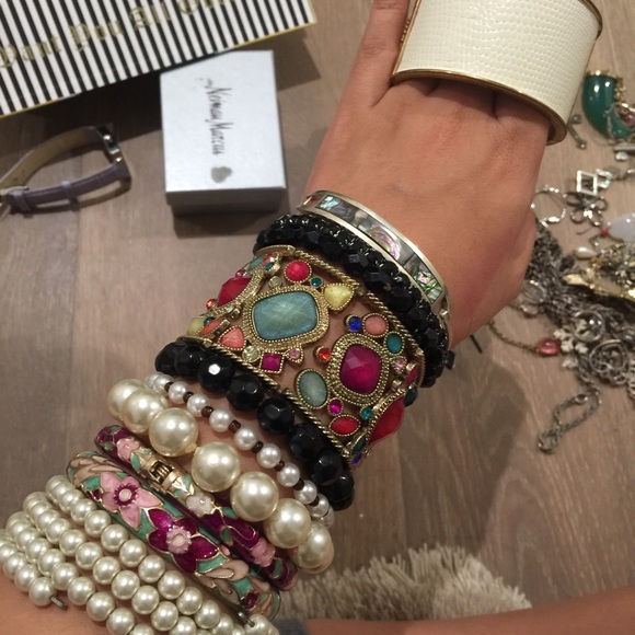 Miscellaneous box of jewels! 💍 - Picture 2 of 4