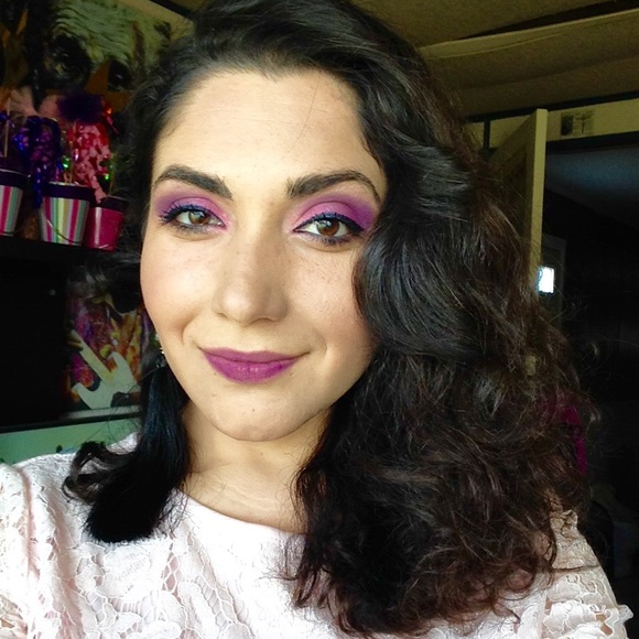 Meet your Posher, Alma