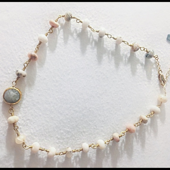 BEADED PASTEL-COLOR CHOKER