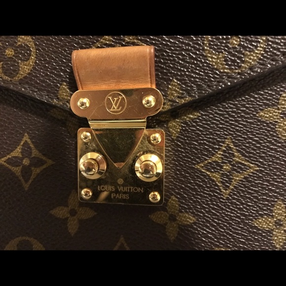 **SOLD**Authentic louis vitton pochette metis - Picture 2 of 4