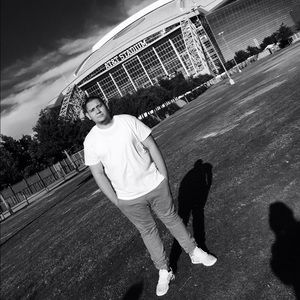 Meet your Posher, Sandro