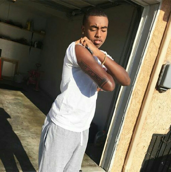 Meet your Posher, T - Picture 1 of 1