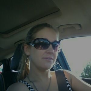 Meet your Posher, Kara