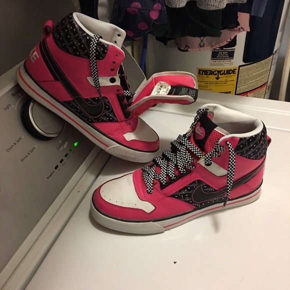 Nike 'Delta Force' high-top tennis shoes