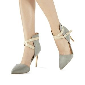 NIB STUNNING gray heels