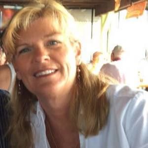 Meet your Posher, Dee