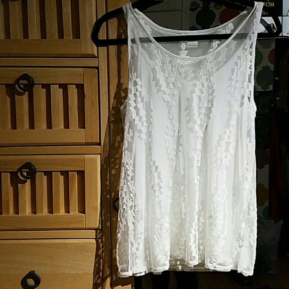 White aztec print sheer tank with solid tank - Picture 1 of 4