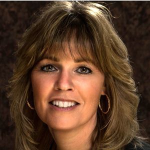 Meet your Posher, Leigh