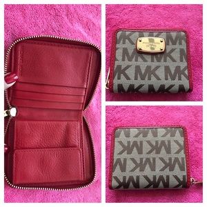 Small Michael Kors wallet