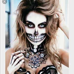 Meet your Posher, Ashlee