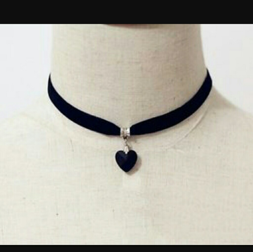 Heart Necklaces & Pendants Lace Chokers - Picture 4 of 4