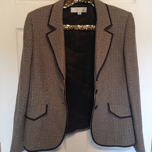 Tahari Blazer - Picture 1 of 2