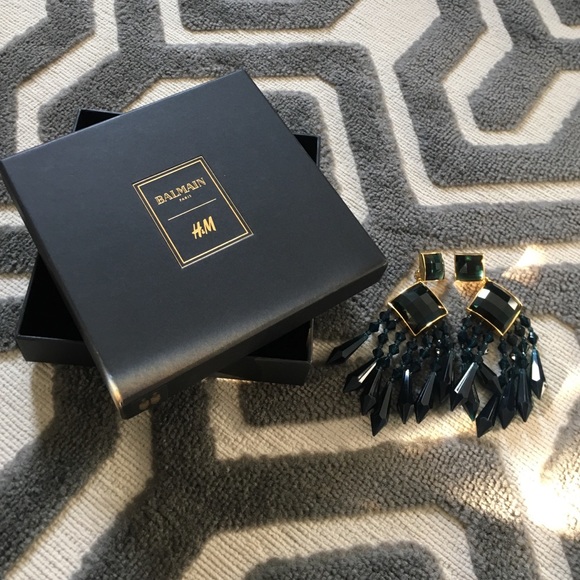 🎉HP 10/30🎉 Balmain Paris emerald jewel earrings