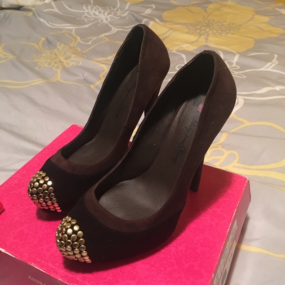 Suede Heels - Picture 2 of 2