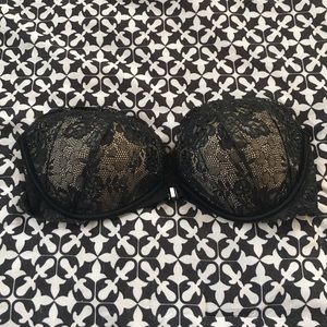 VICTORIAS SECRET lace strapless bra