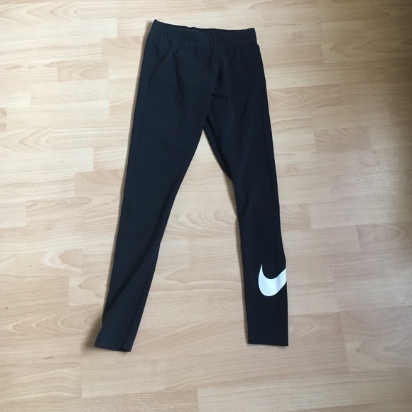 nike swoosh legging s