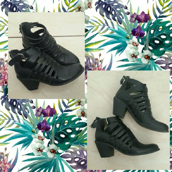 👢Guess Black Ankle Boots💅