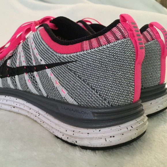 🍀SOLD🍀 NIKE FLYKNIT LUNAR 1 + GRAY, BLACK & PINK - Picture 3 of 4