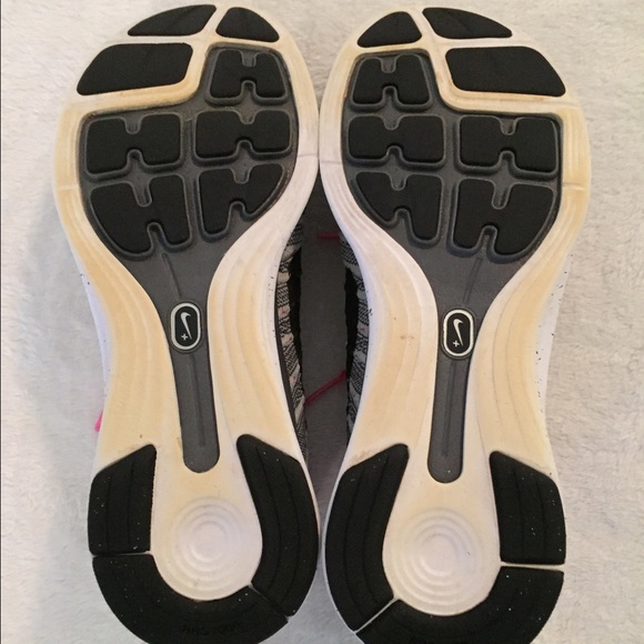 🍀SOLD🍀 NIKE FLYKNIT LUNAR 1 + GRAY, BLACK & PINK - Picture 4 of 4